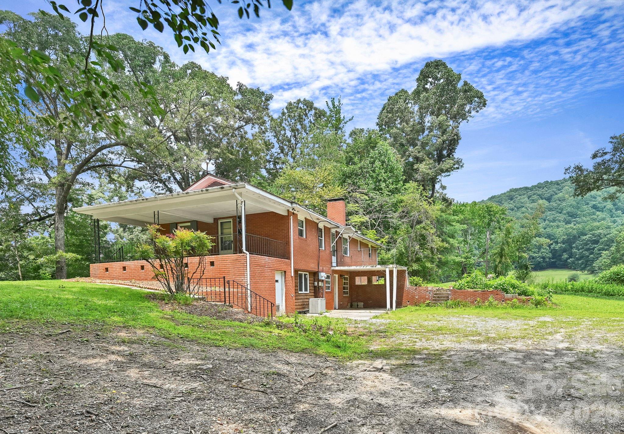 720 Mergans Lane
