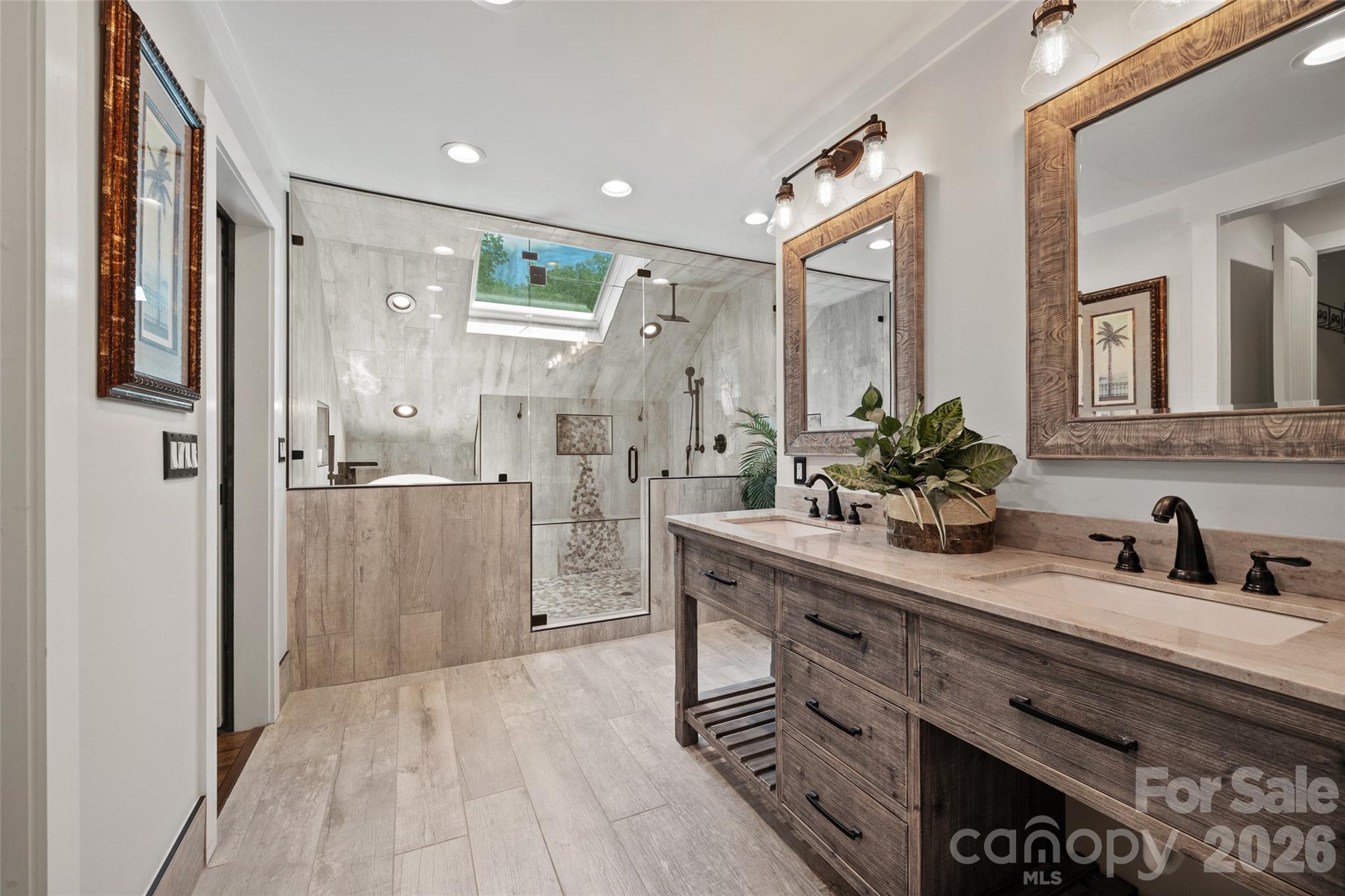 Tega Cay - Residential