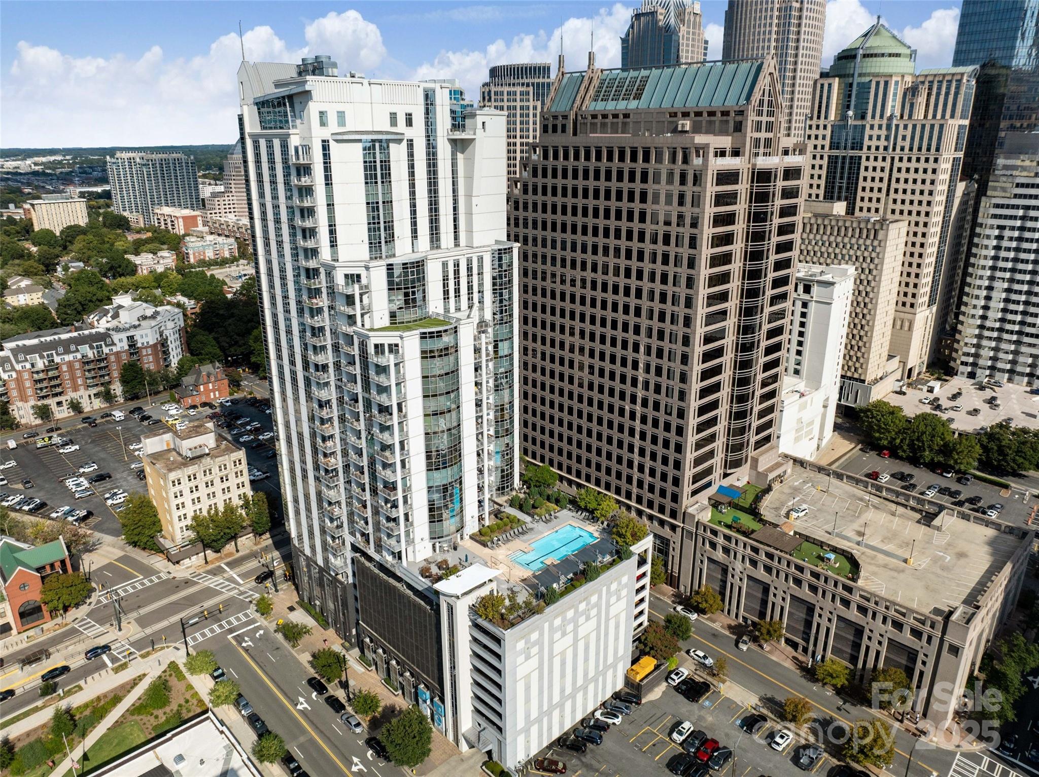 333 W Trade Street 1301