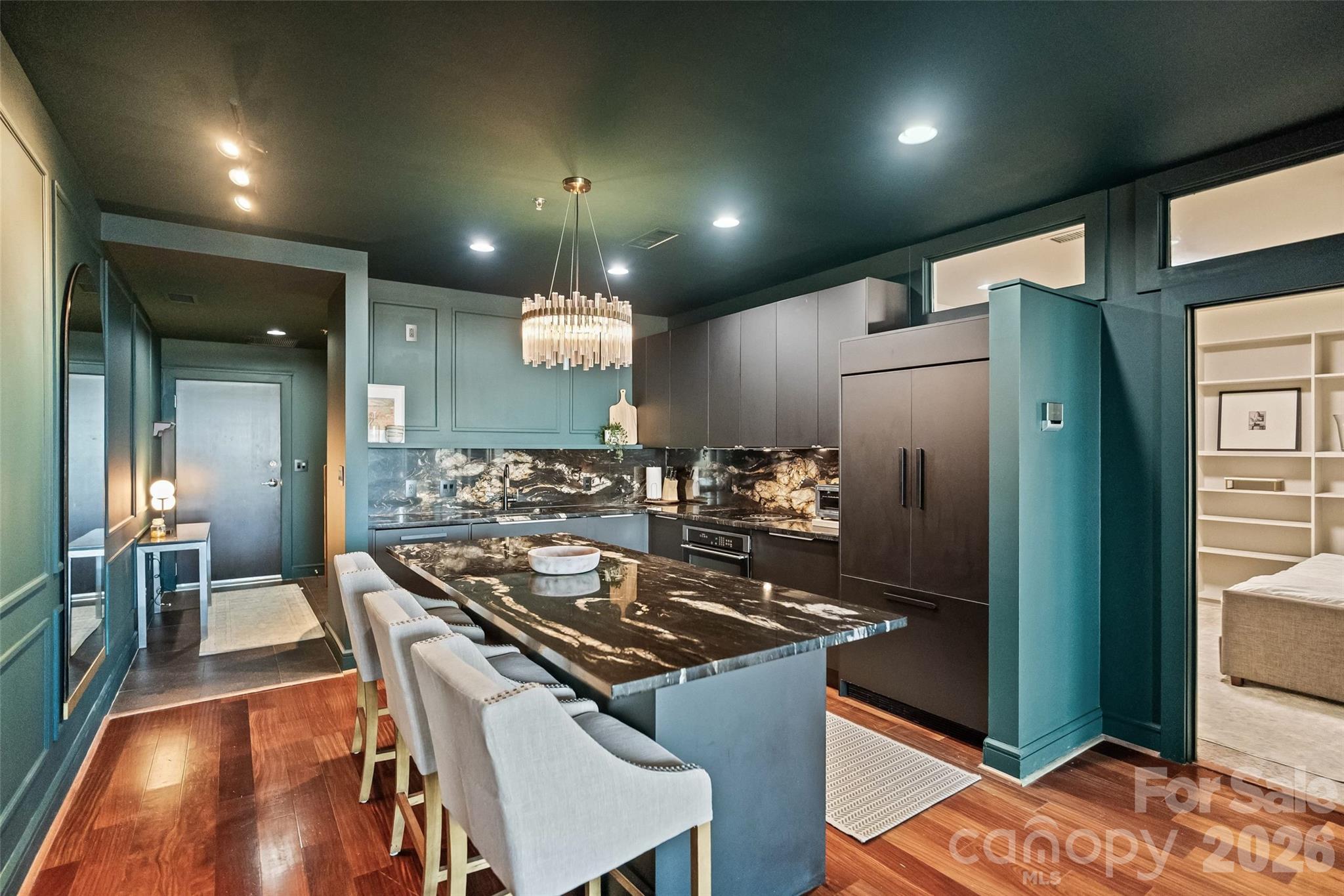 333 W Trade Street 1301