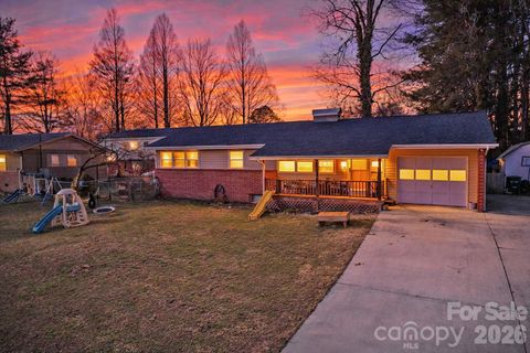 5 White Oak Road Arden NC 28704