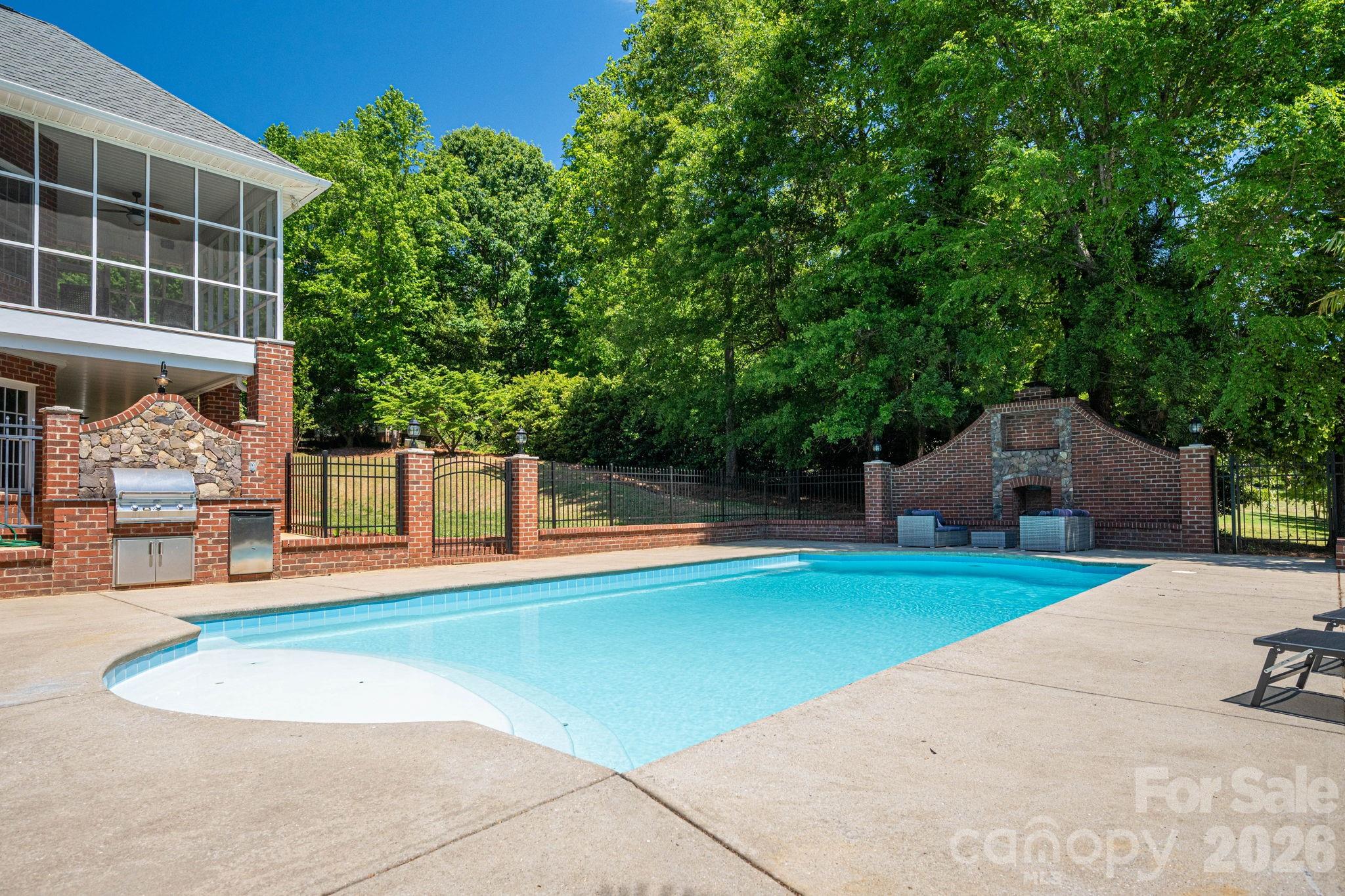 Pinsto Forest - Residential