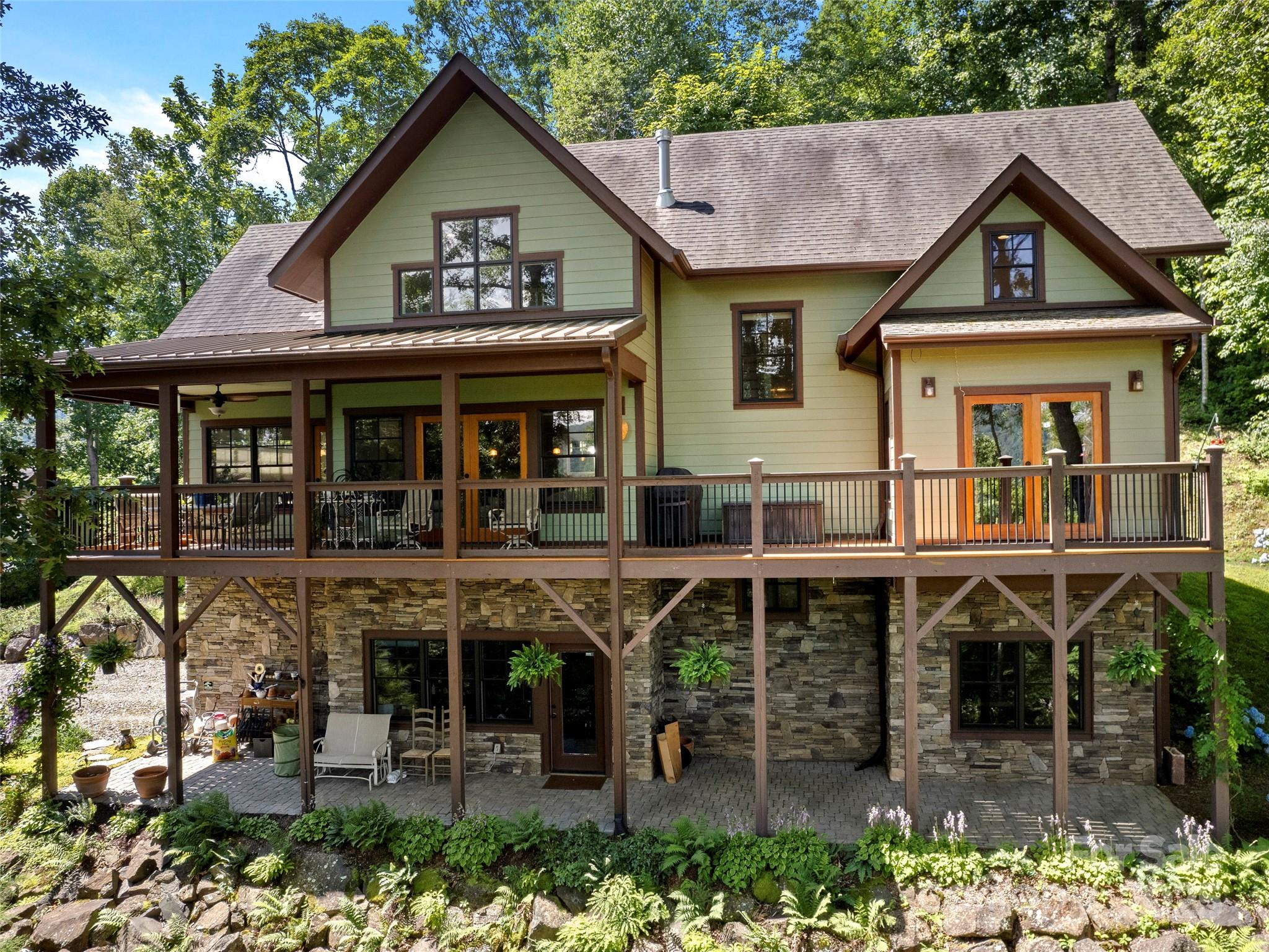 711 Winfield Drive