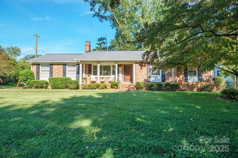 5748 Farmbrook Drive Charlotte NC 28210