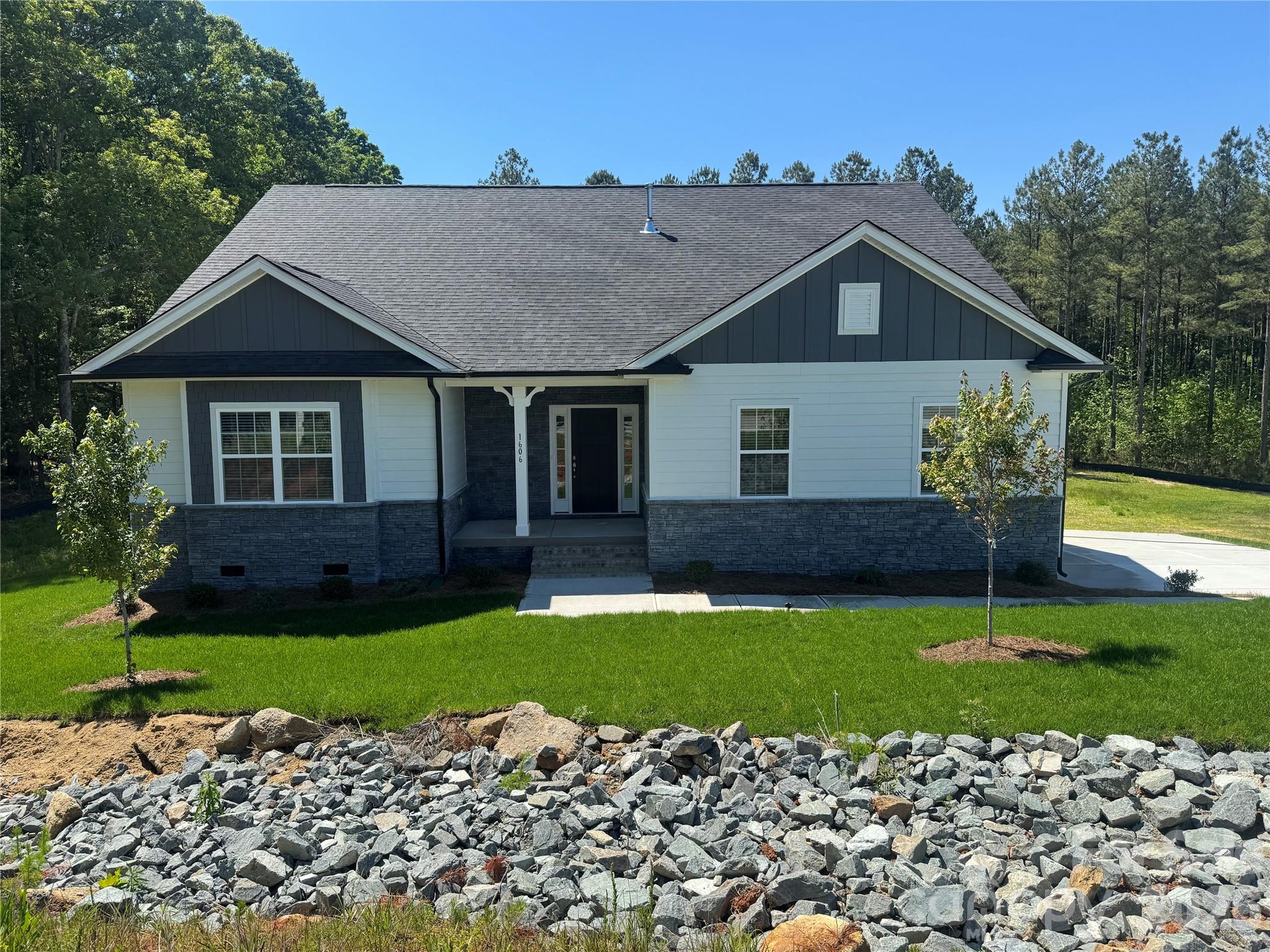 1606 Autumn Lane 114