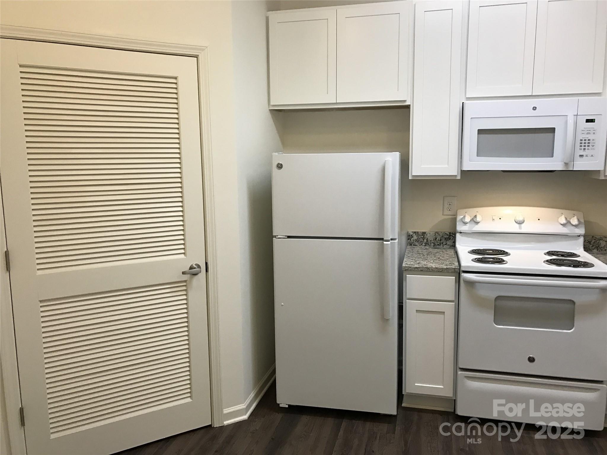 Oakhurst - Residential Lease