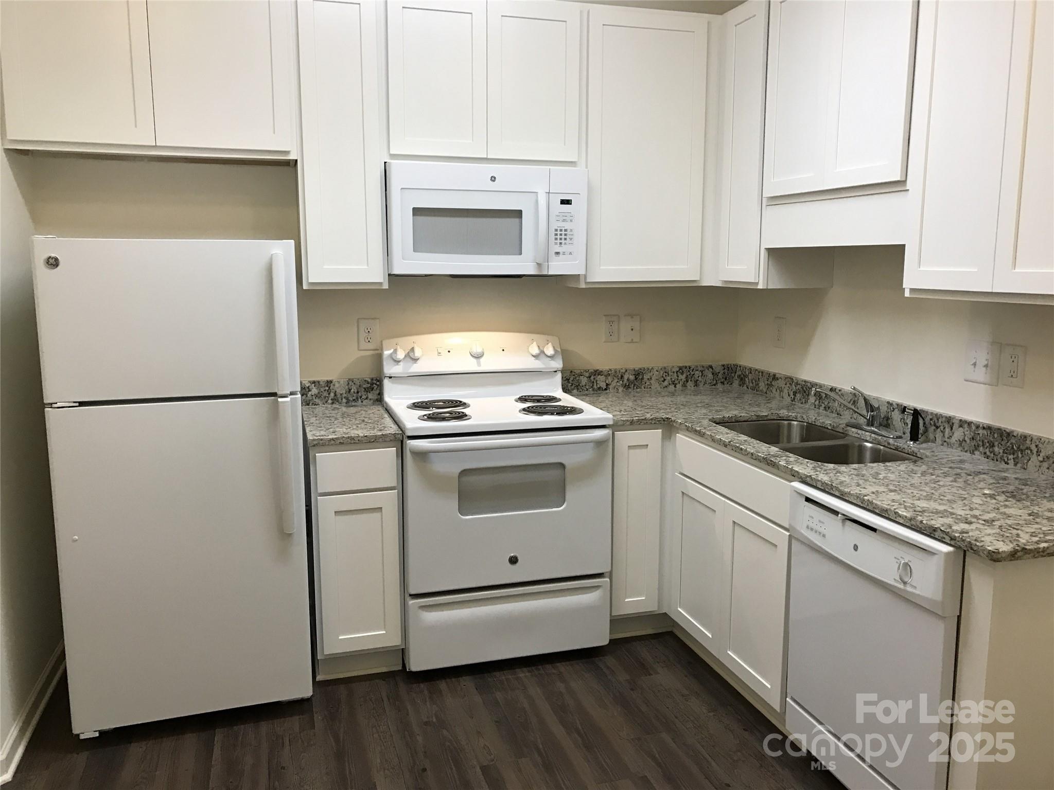 Oakhurst - Residential Lease