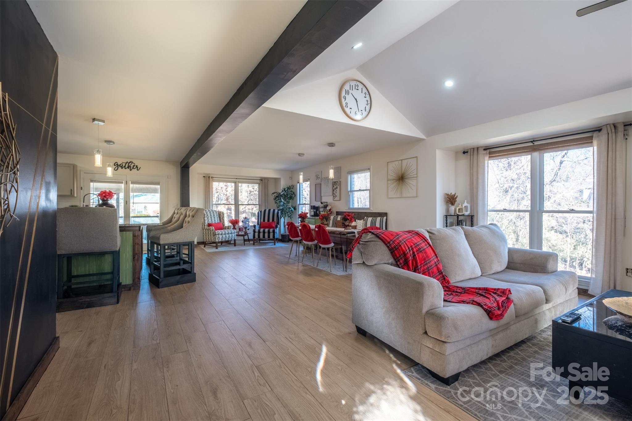 406 Vincent Court 18