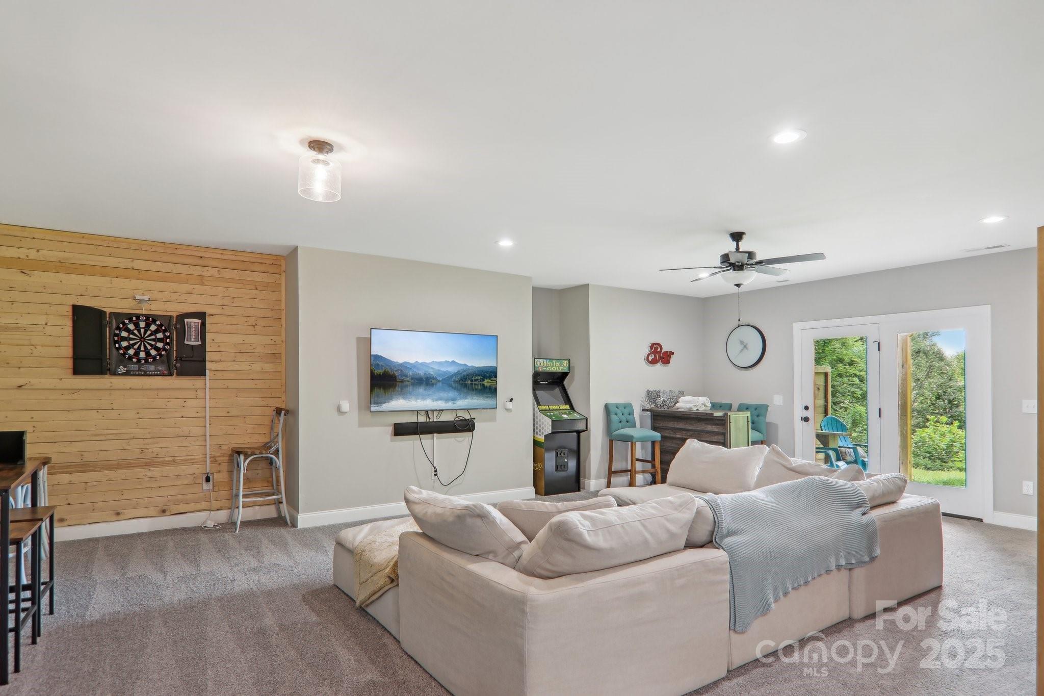 1105 Falls View Drive