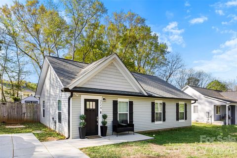 Photo of 224 Herndon Chapel Church Lane, Lincolnton, NC 28092 (MLS # 4362689)