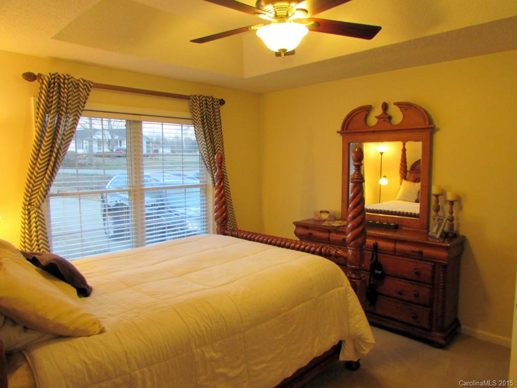 Quail Lakes - Residential