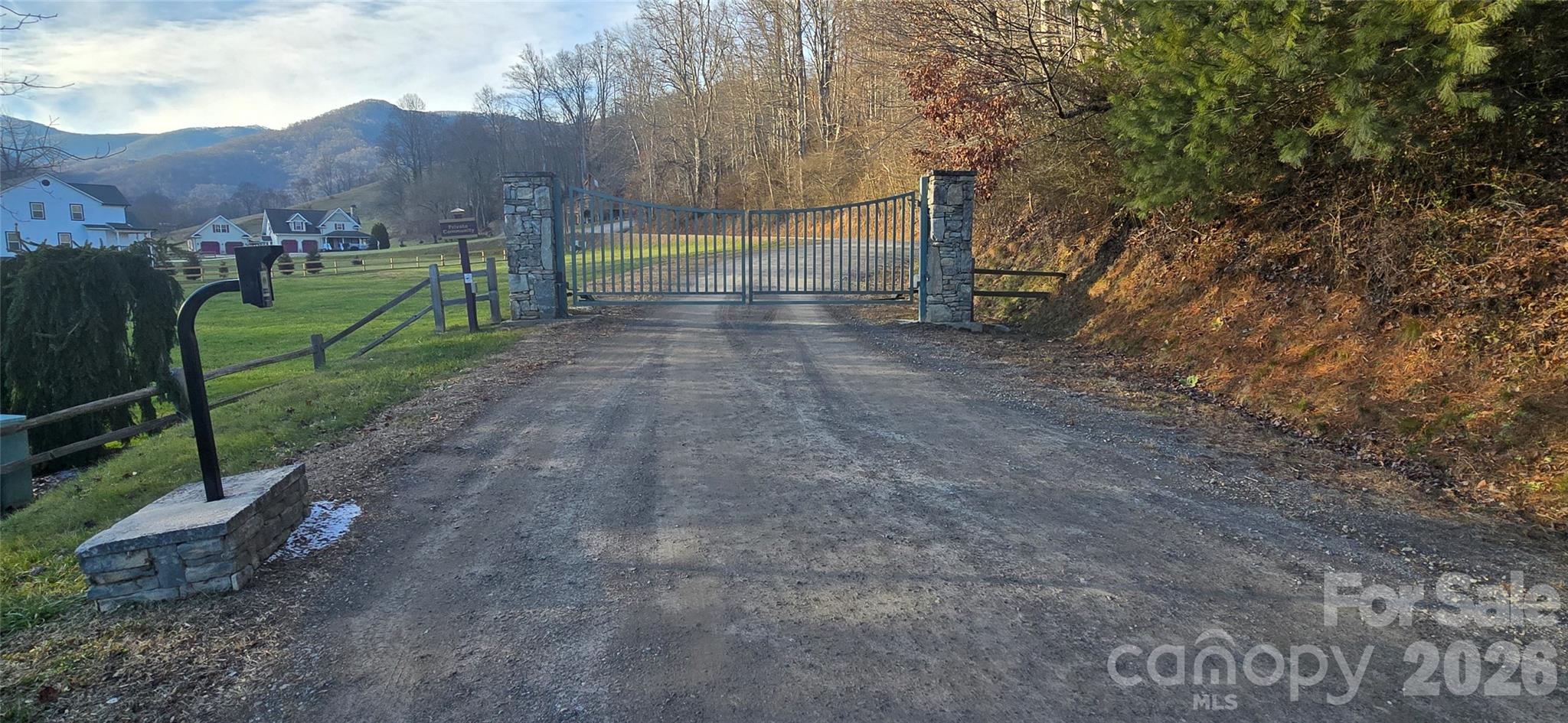 Cobblers Knob - Land