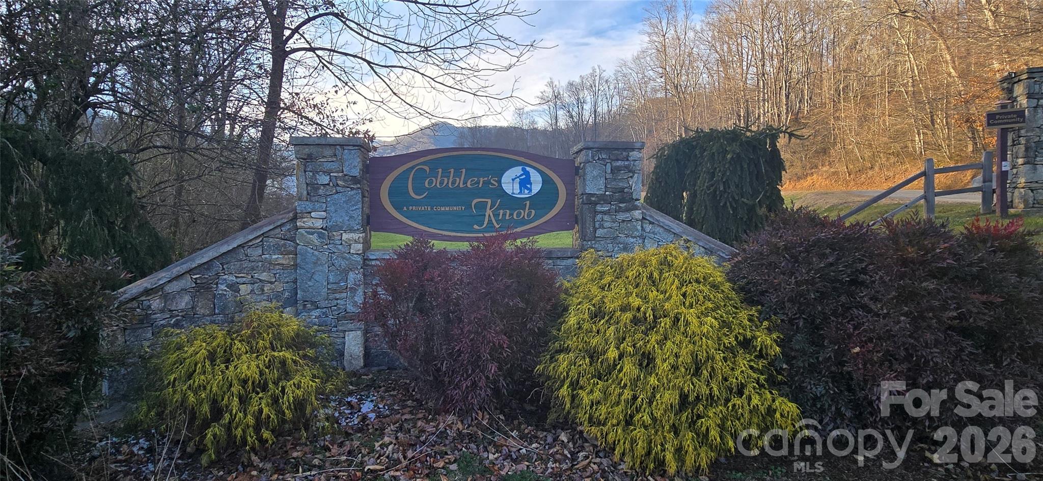 Cobblers Knob - Land