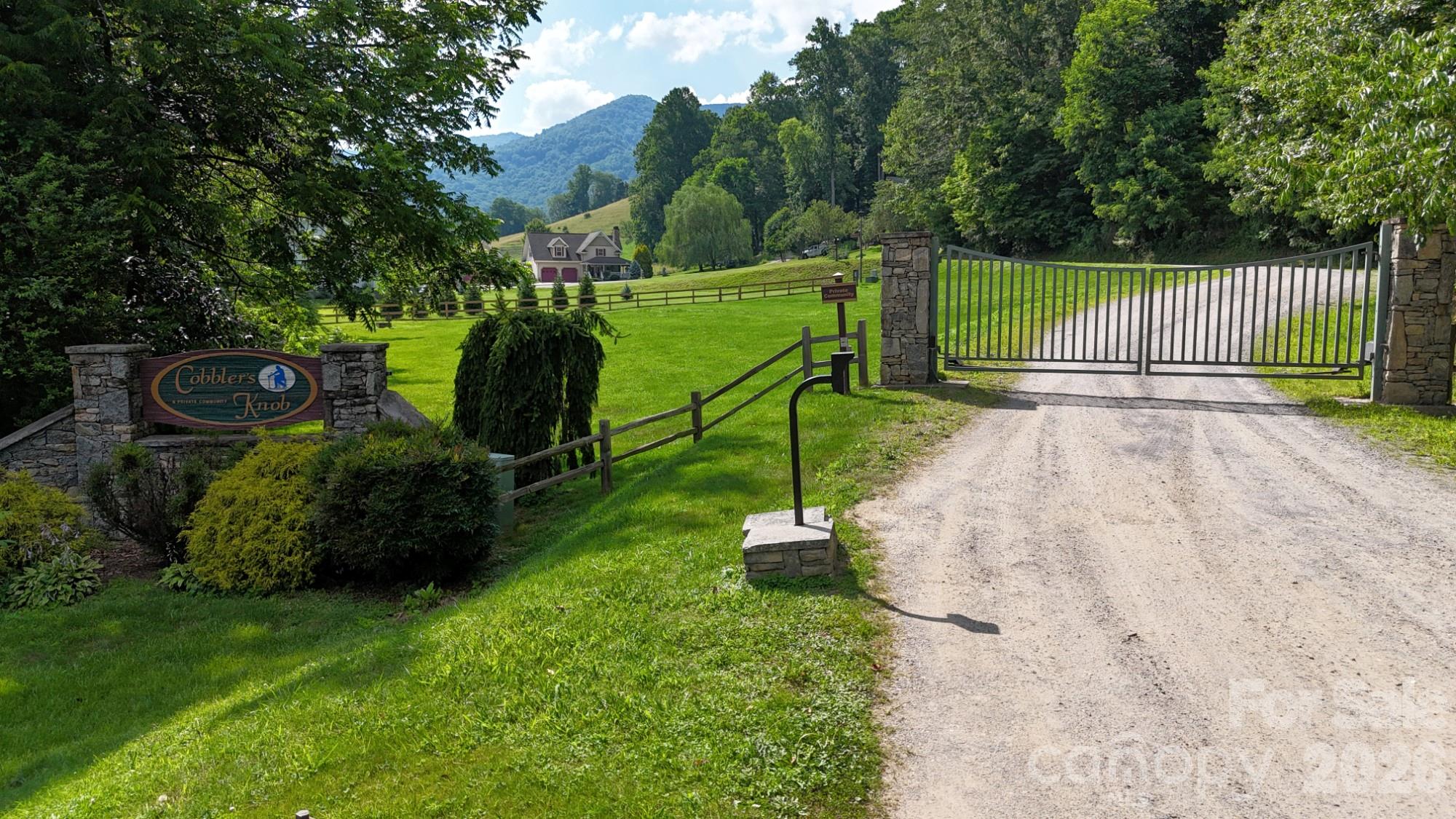 Cobblers Knob - Land