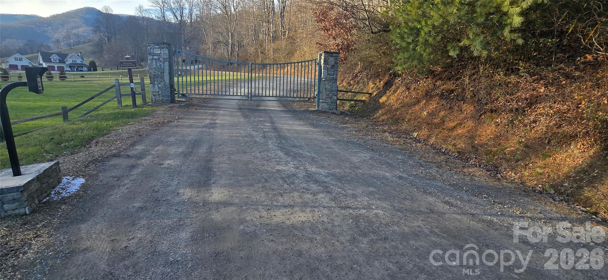 Cobblers Knob - Land