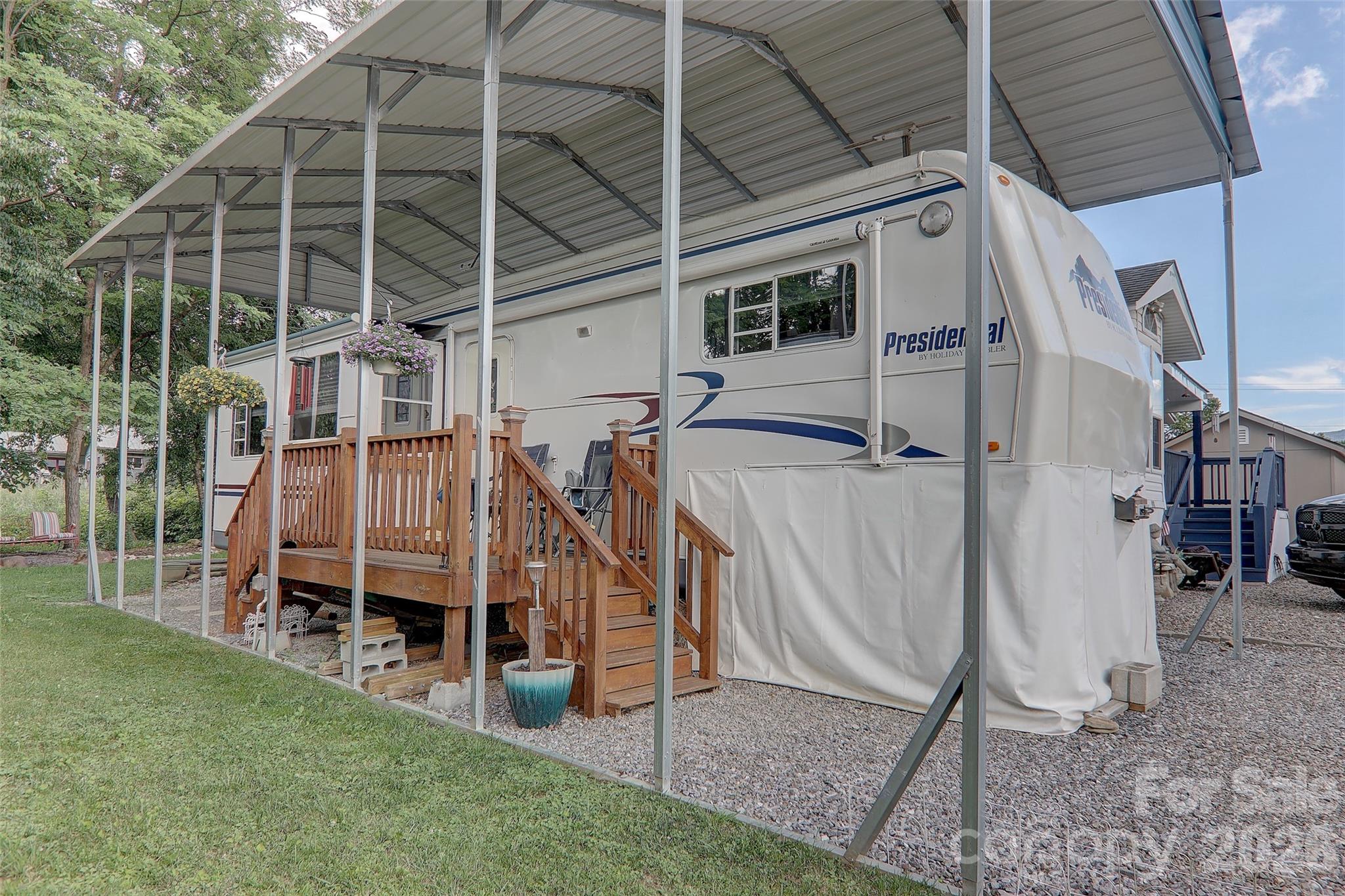 109 Pike Point 203