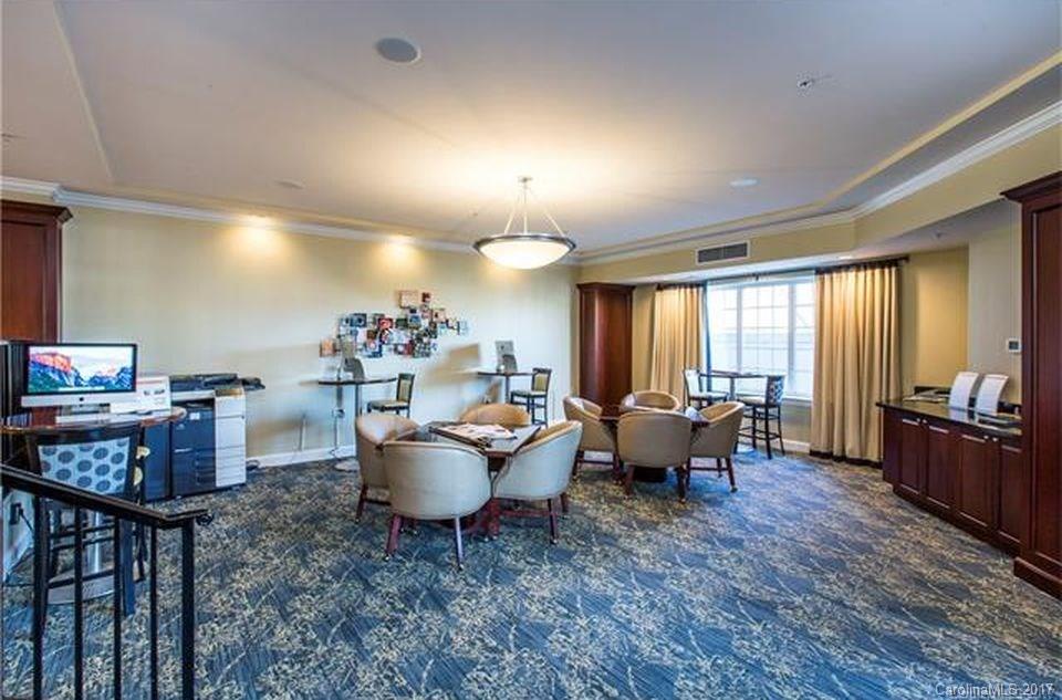 Fifth And Poplar - Residential Lease