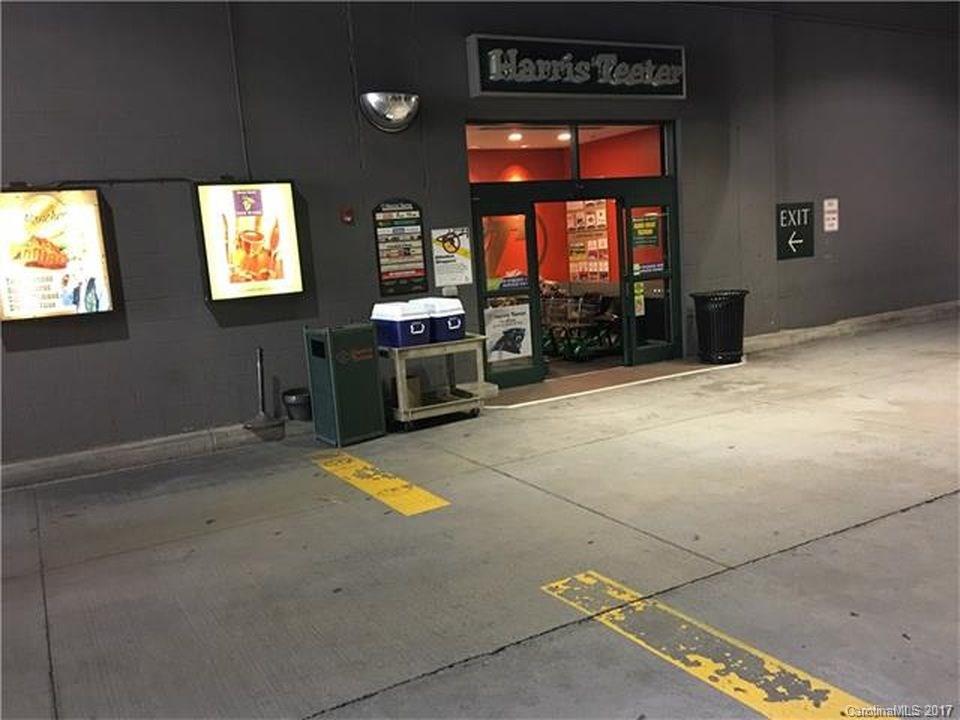 Fifth And Poplar - Residential Lease