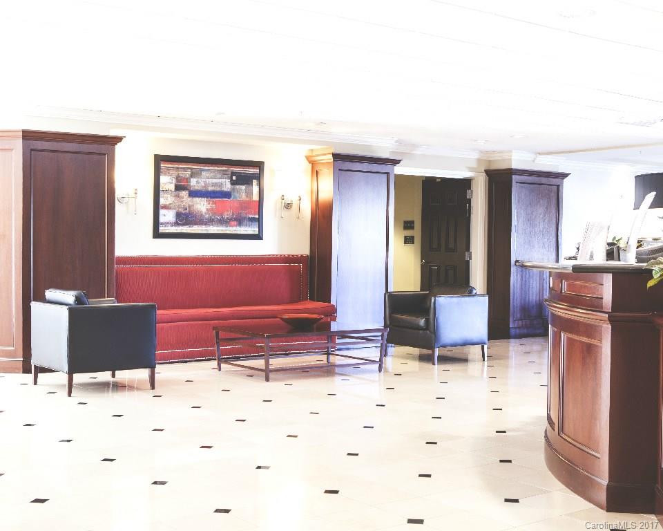 Fifth And Poplar - Residential Lease