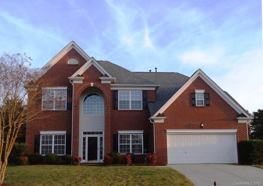 Shea Napa Floor plan, 1st floor Bedroom with Full Bath, New Roof Fall 2014, Covered Patio to enjoy in your private byard. Yard is fenced with a gate at side and back of lot to gain easy access to Club House, Park, Pool and Tennis Courts. French Doors allows for a private home office. Walk to local shopping and Park. Fantastic location within Brandon Oaks, House is in excellent condition and ready to move in. Upgraded Cabinets with center island in kitchen. Movie/Rec Room on 2nd level to enjoy.