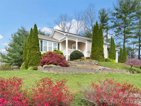 21 Old Applewood Lane Hendersonville NC 28739