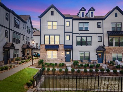6027 Towering Oaks Drive Charlotte NC 28205