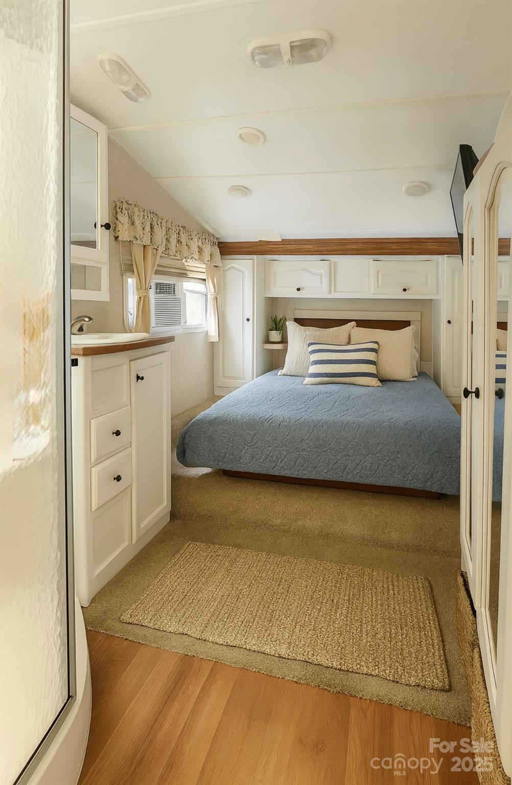 Twin Harbor - Residential