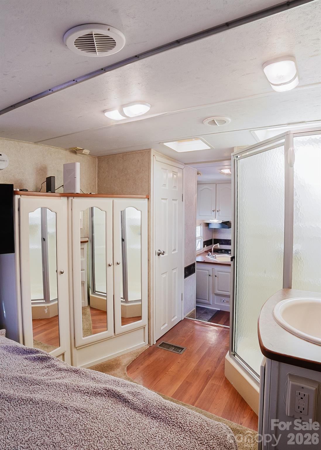 Twin Harbor - Residential