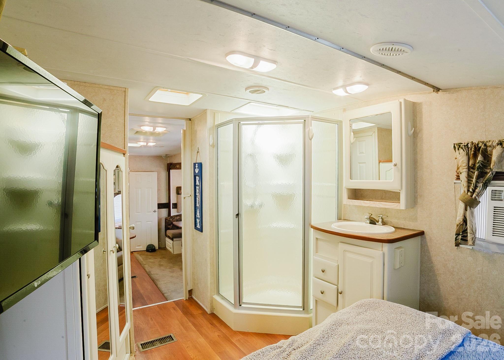 Twin Harbor - Residential