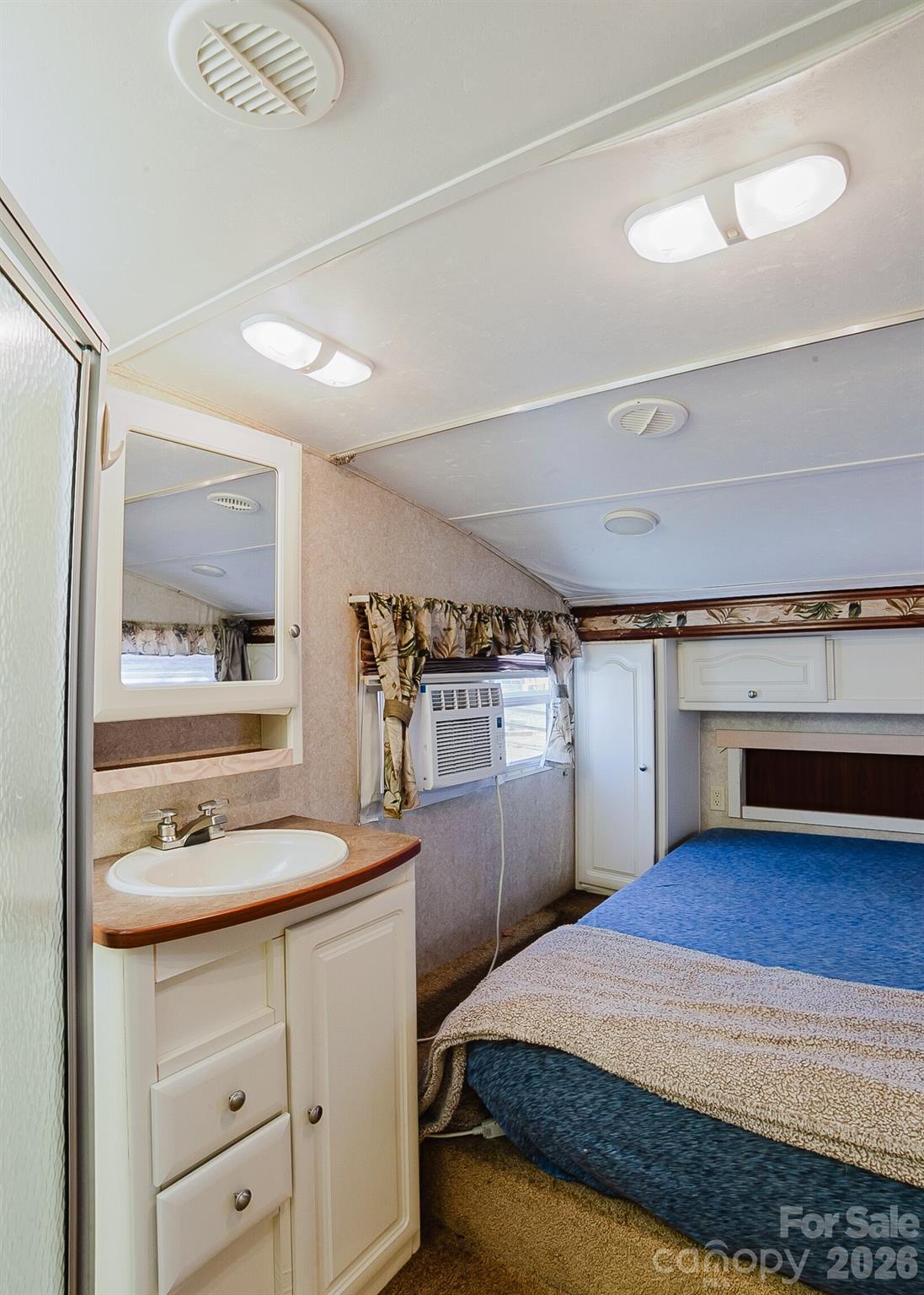 Twin Harbor - Residential