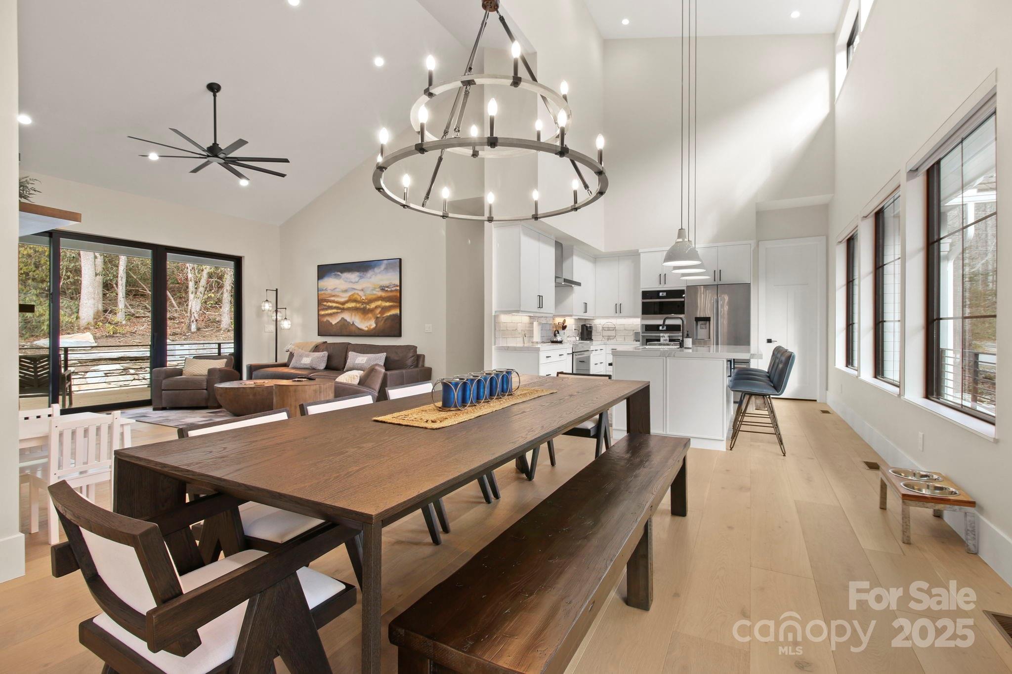 Boone, North Carolina 28607, United States, 4 Bedrooms Bedrooms, ,4 BathroomsBathrooms,Residential,Active,56061