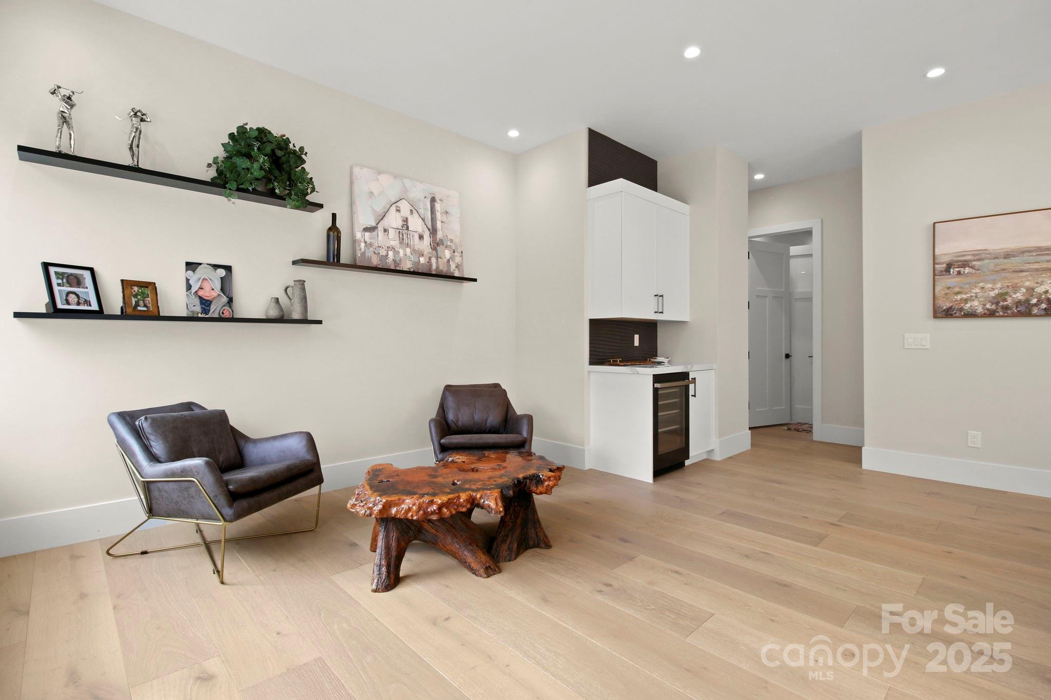 Boone, North Carolina 28607, United States, 4 Bedrooms Bedrooms, ,4 BathroomsBathrooms,Residential,Active,56061