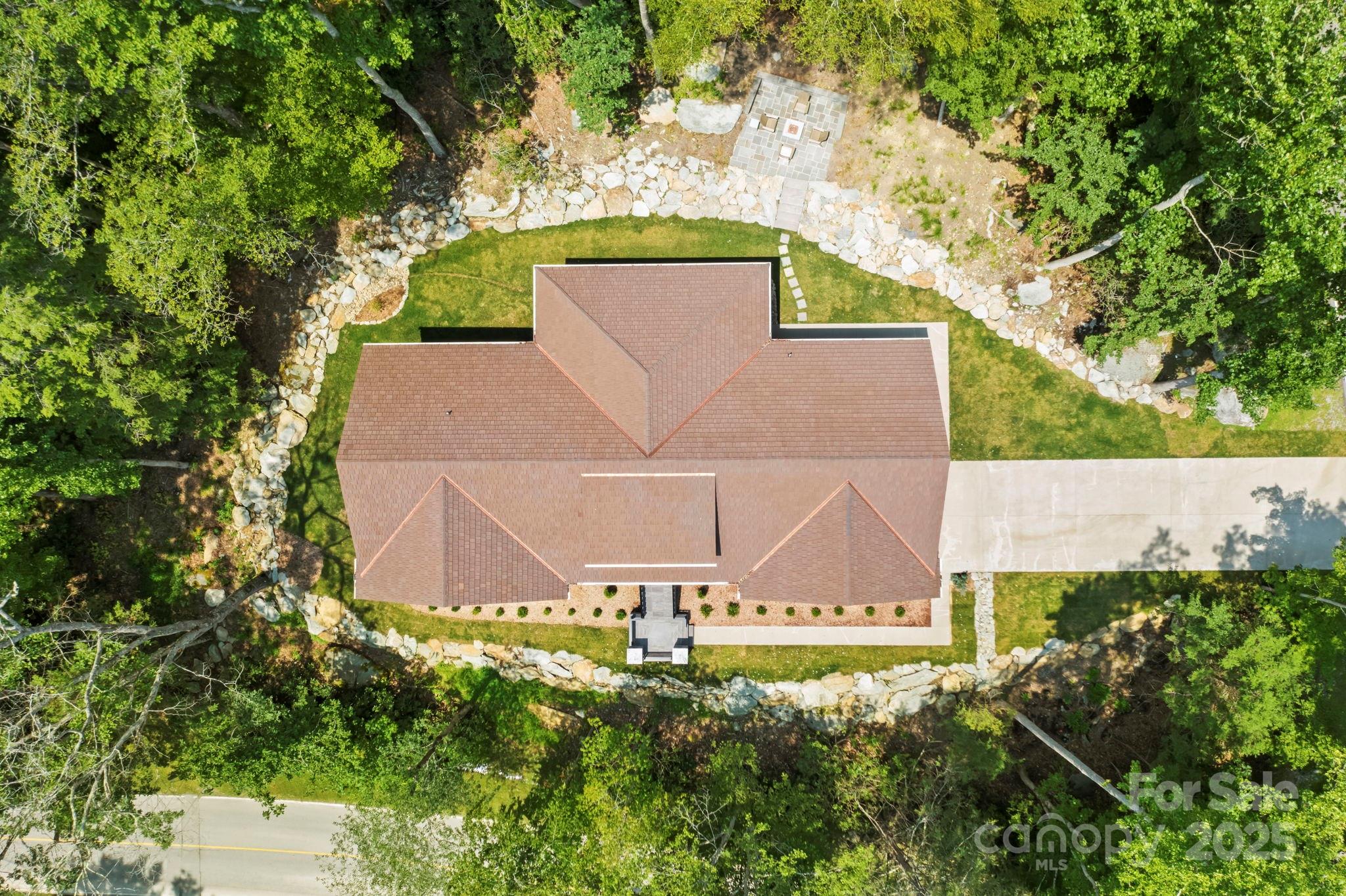 Boone, North Carolina 28607, United States, 4 Bedrooms Bedrooms, ,4 BathroomsBathrooms,Residential,Active,56061