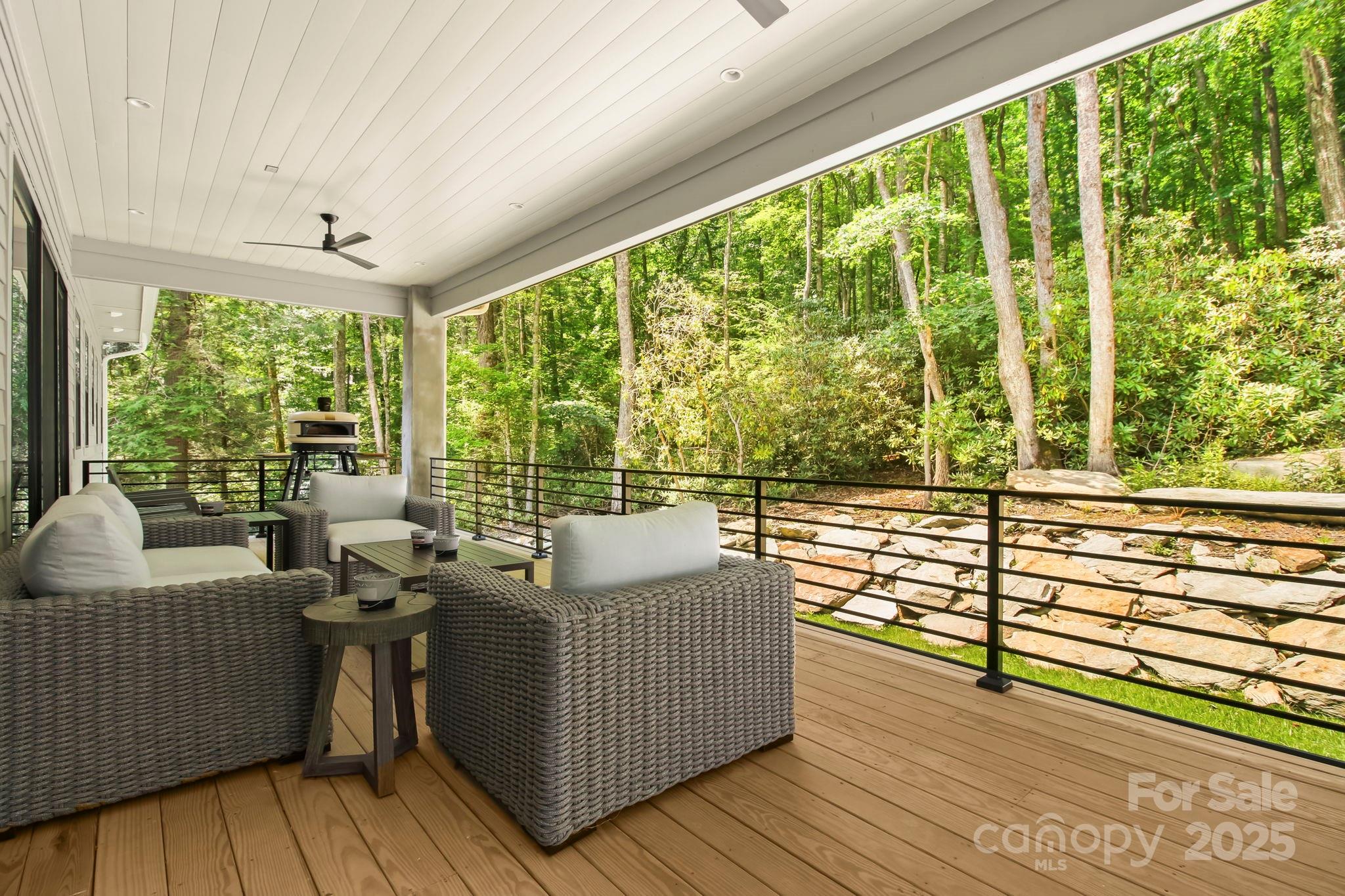 Boone, North Carolina 28607, United States, 4 Bedrooms Bedrooms, ,4 BathroomsBathrooms,Residential,Active,56061