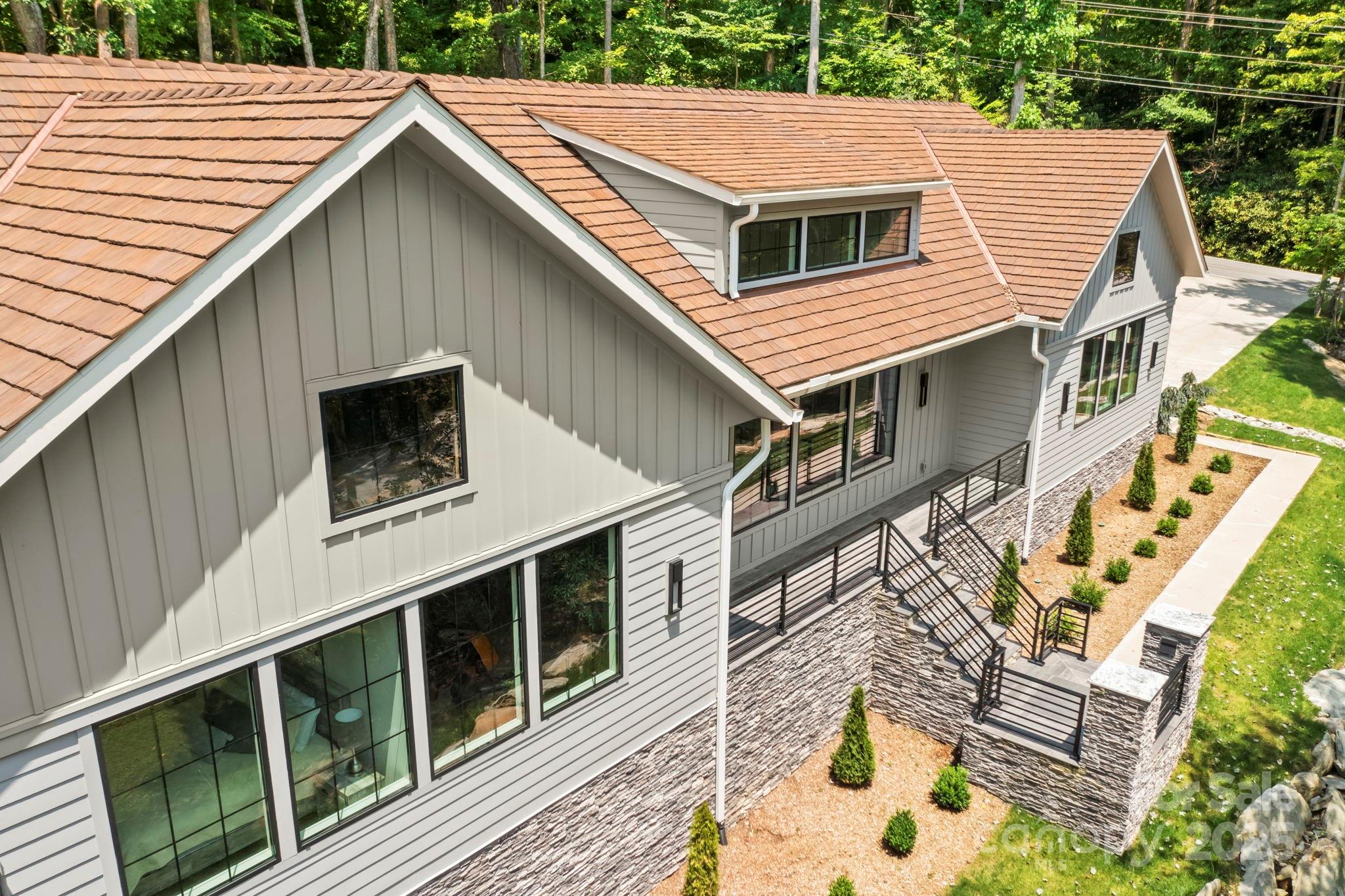 Boone, North Carolina 28607, United States, 4 Bedrooms Bedrooms, ,4 BathroomsBathrooms,Residential,Active,56061