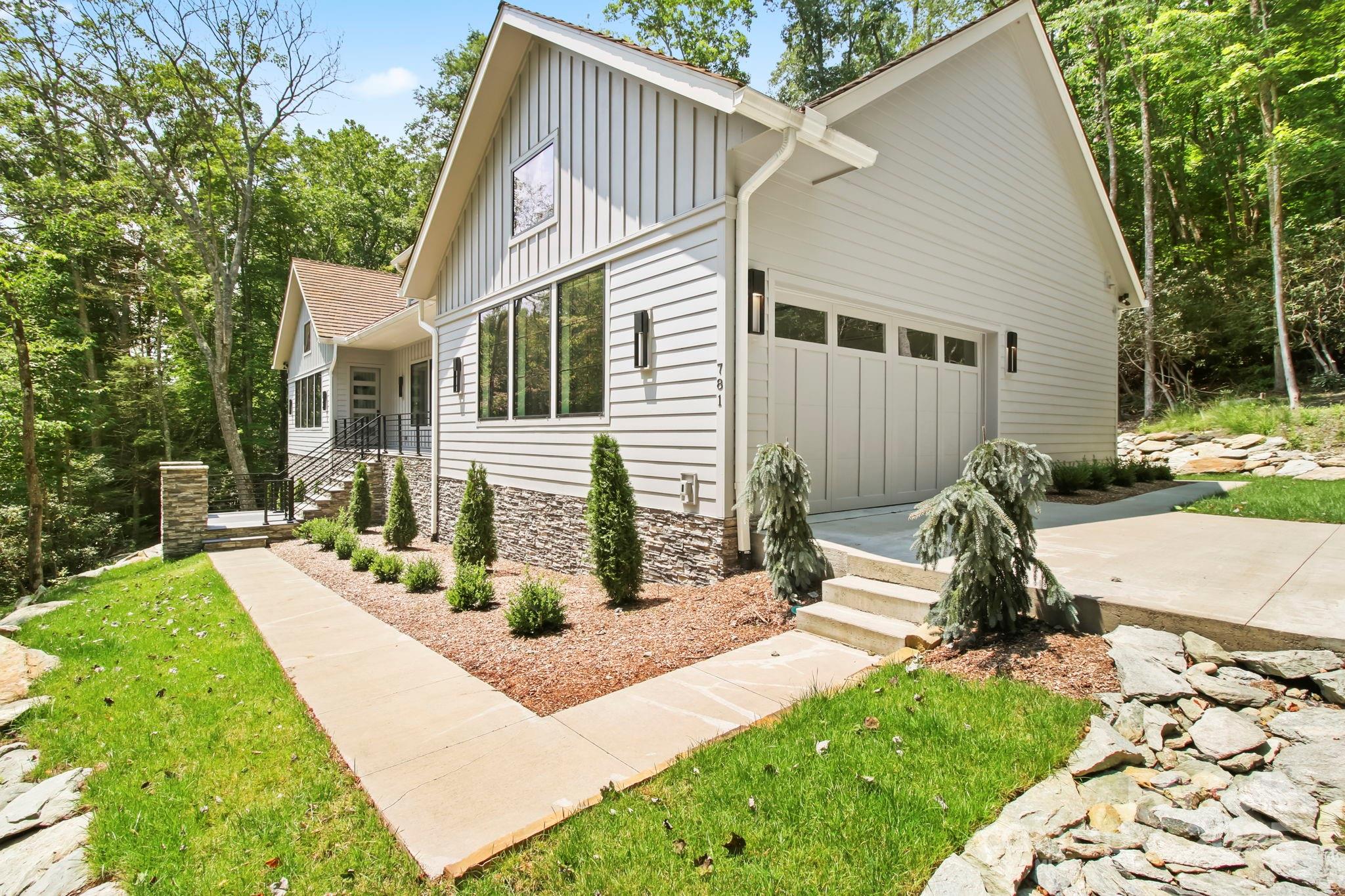 Boone, North Carolina 28607, United States, 4 Bedrooms Bedrooms, ,4 BathroomsBathrooms,Residential,Active,56061