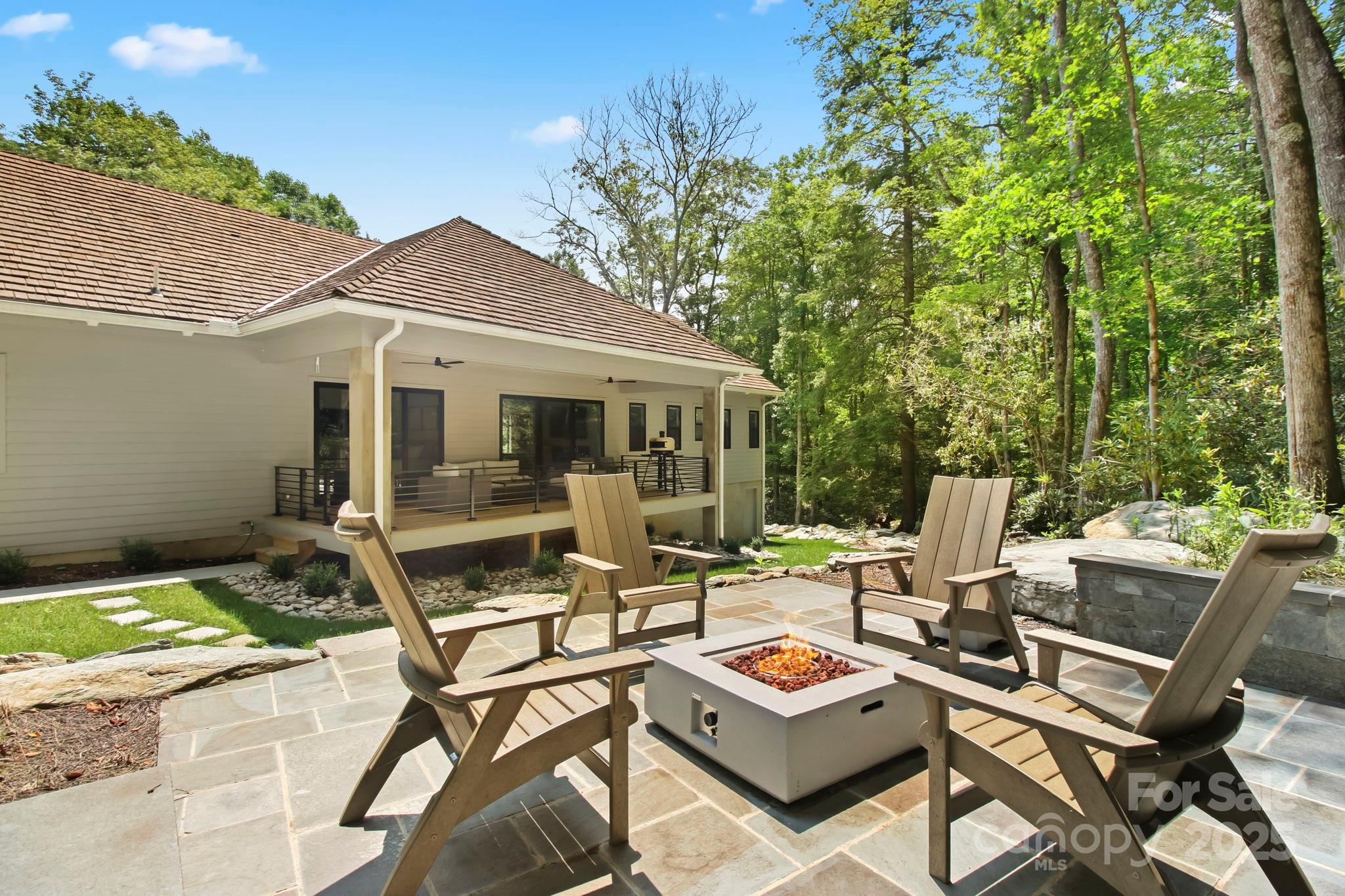 Boone, North Carolina 28607, United States, 4 Bedrooms Bedrooms, ,4 BathroomsBathrooms,Residential,Active,56061