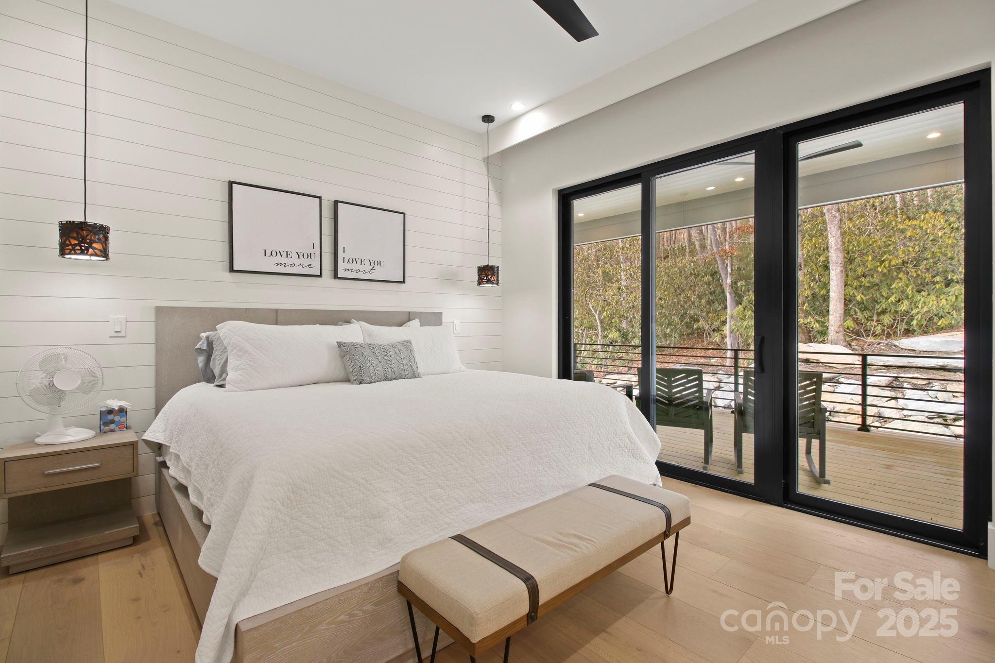 Boone, North Carolina 28607, United States, 4 Bedrooms Bedrooms, ,4 BathroomsBathrooms,Residential,Active,56061