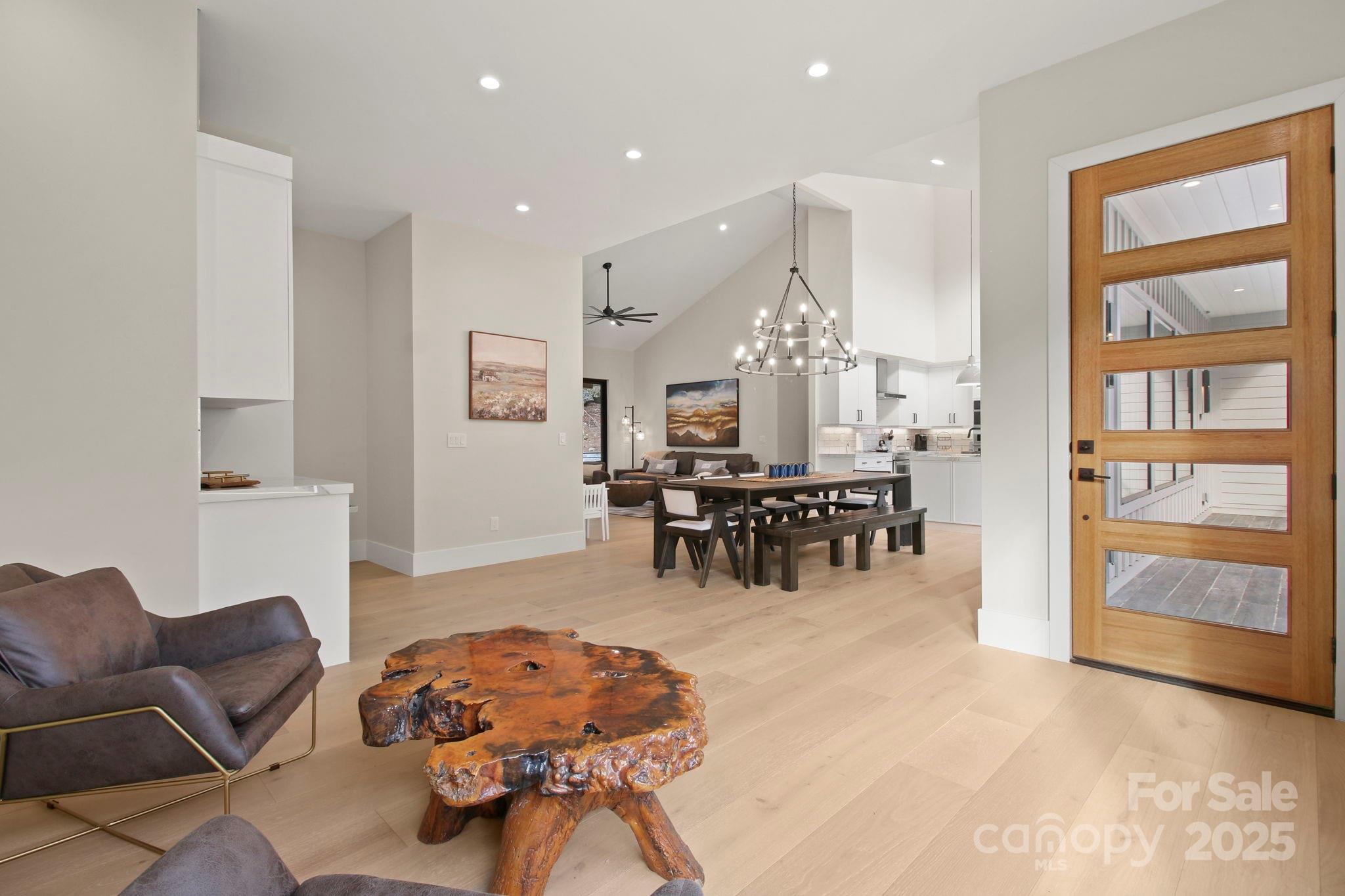 Boone, North Carolina 28607, United States, 4 Bedrooms Bedrooms, ,4 BathroomsBathrooms,Residential,Active,56061