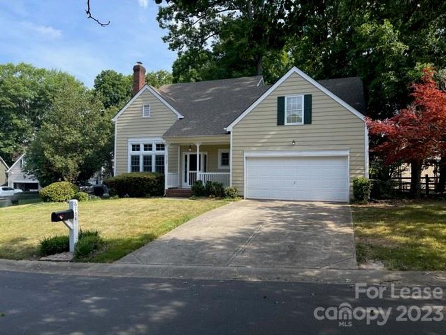 Welcome Home!! 3 bed 2.5 bath home located in established Thornhill neighborhood!!! Easy access to Rae Rd. Close proximity to major shopping centers and interstates. Large spacious home on cul-de-sac. Primary bedroom and private bath on main level. Walk in closet. Eat in kitchen and formal dining room. Vaulted ceilings in living room. Bright and open. 2 secondary bedrooms on upper level and full hall bath. Half bath on main. 2 car garage. No smoking. Pet conditional with owner approval.
***fireplace not to be used***
** If you see an ad for this home on Craigslist or Facebook, please notify us right away. We do not advertise any of our homes on Craigslist/ Facebook and it is likely fraud.**
Must have credit score above 650
No evictions or owing money to landlords
Must make 3 times rent in income
App fee is $50 per person
$150 one time admin fee