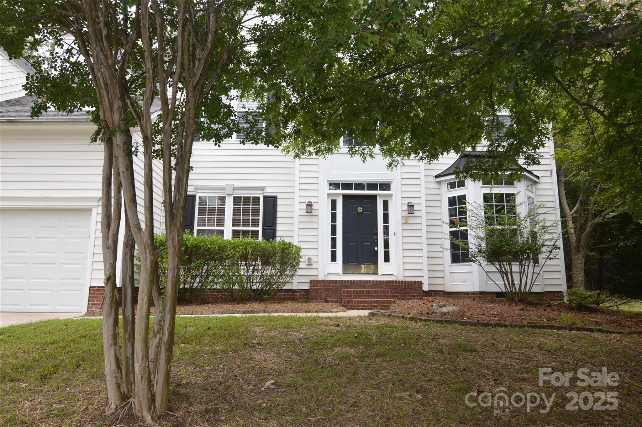 2035 Hollyhedge Lane