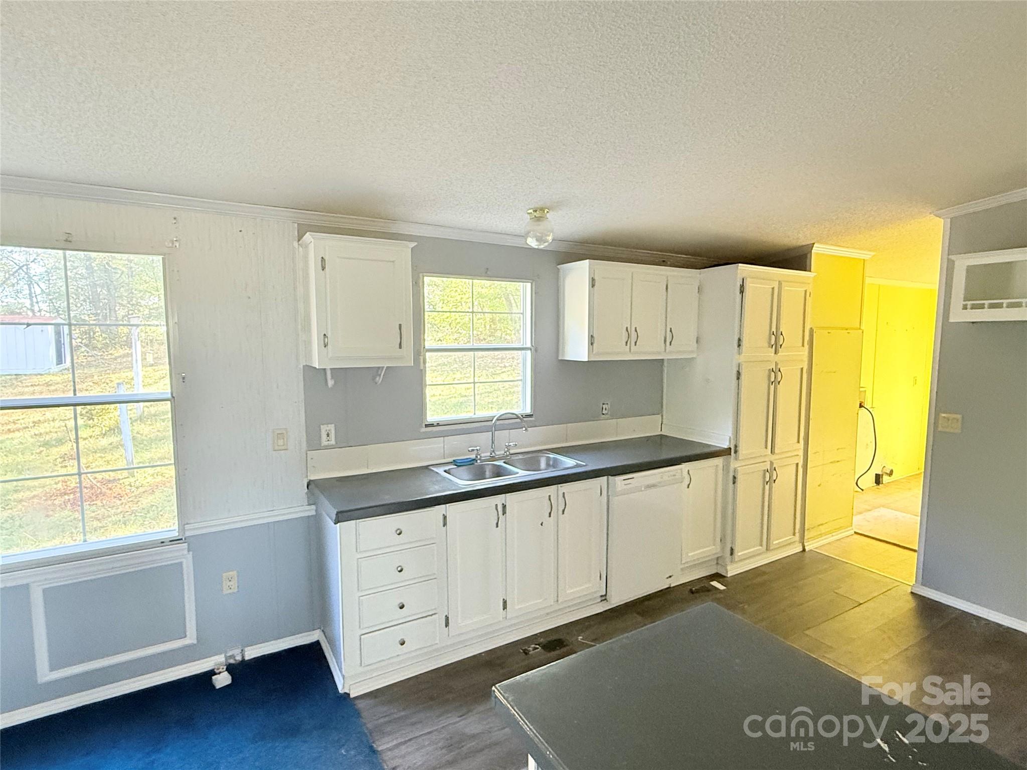 419 Twin Oaks Road