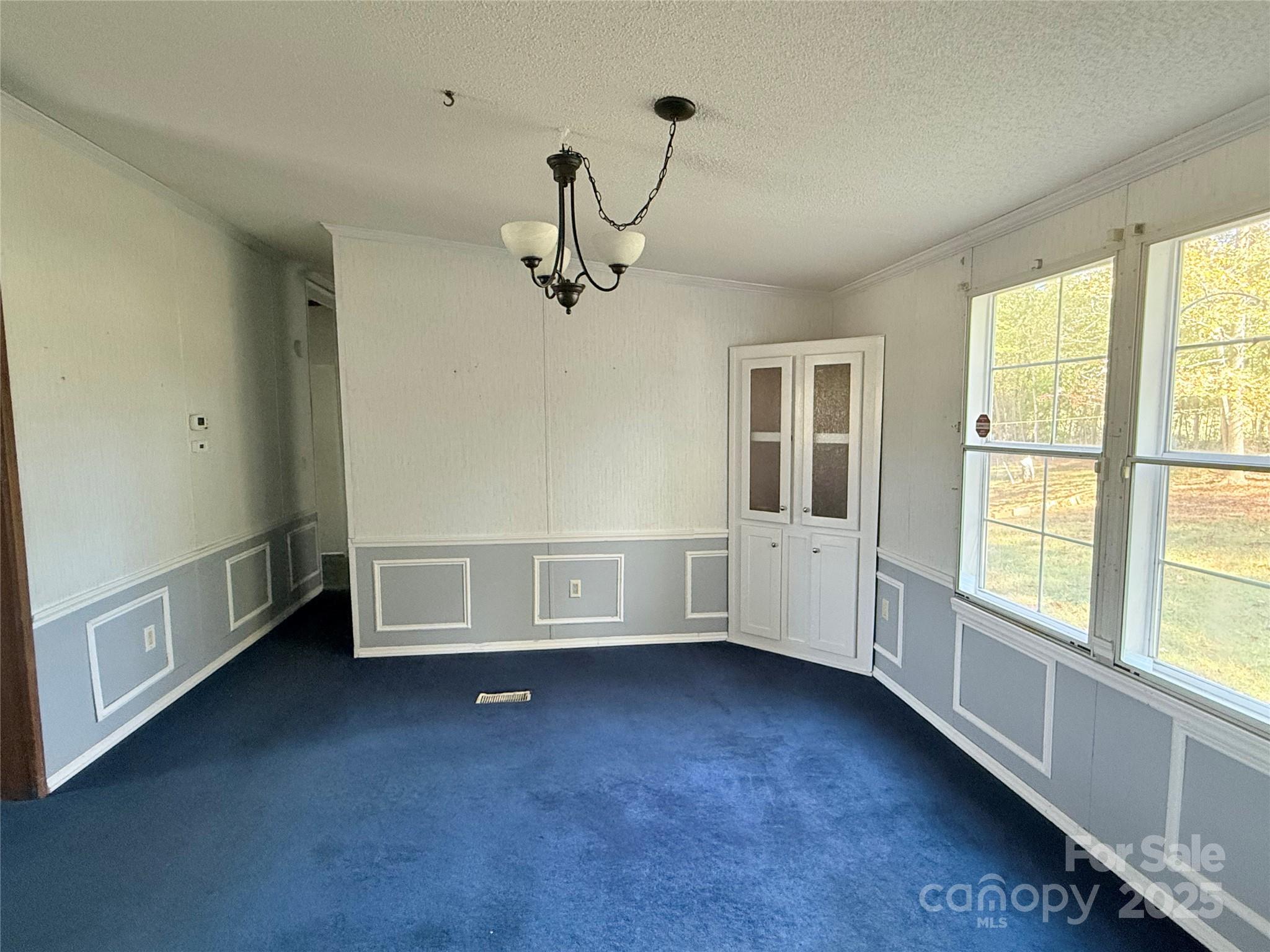 419 Twin Oaks Road
