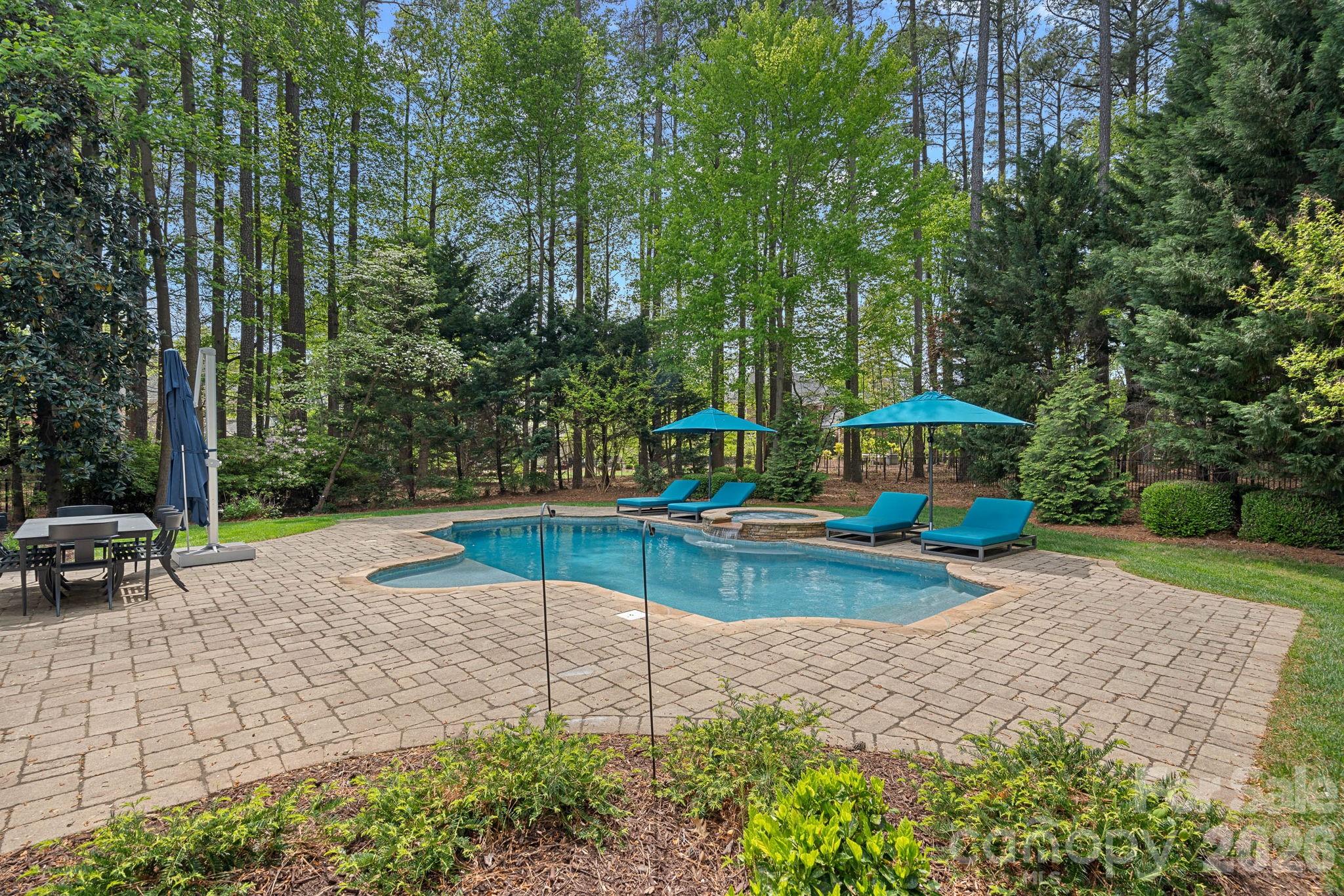 The Peninsula - Residential