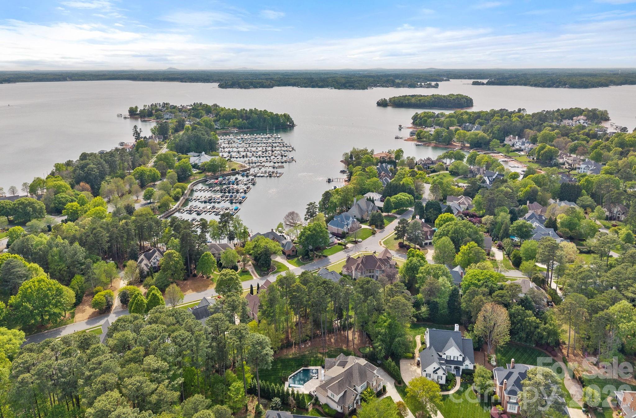 The Peninsula - Residential