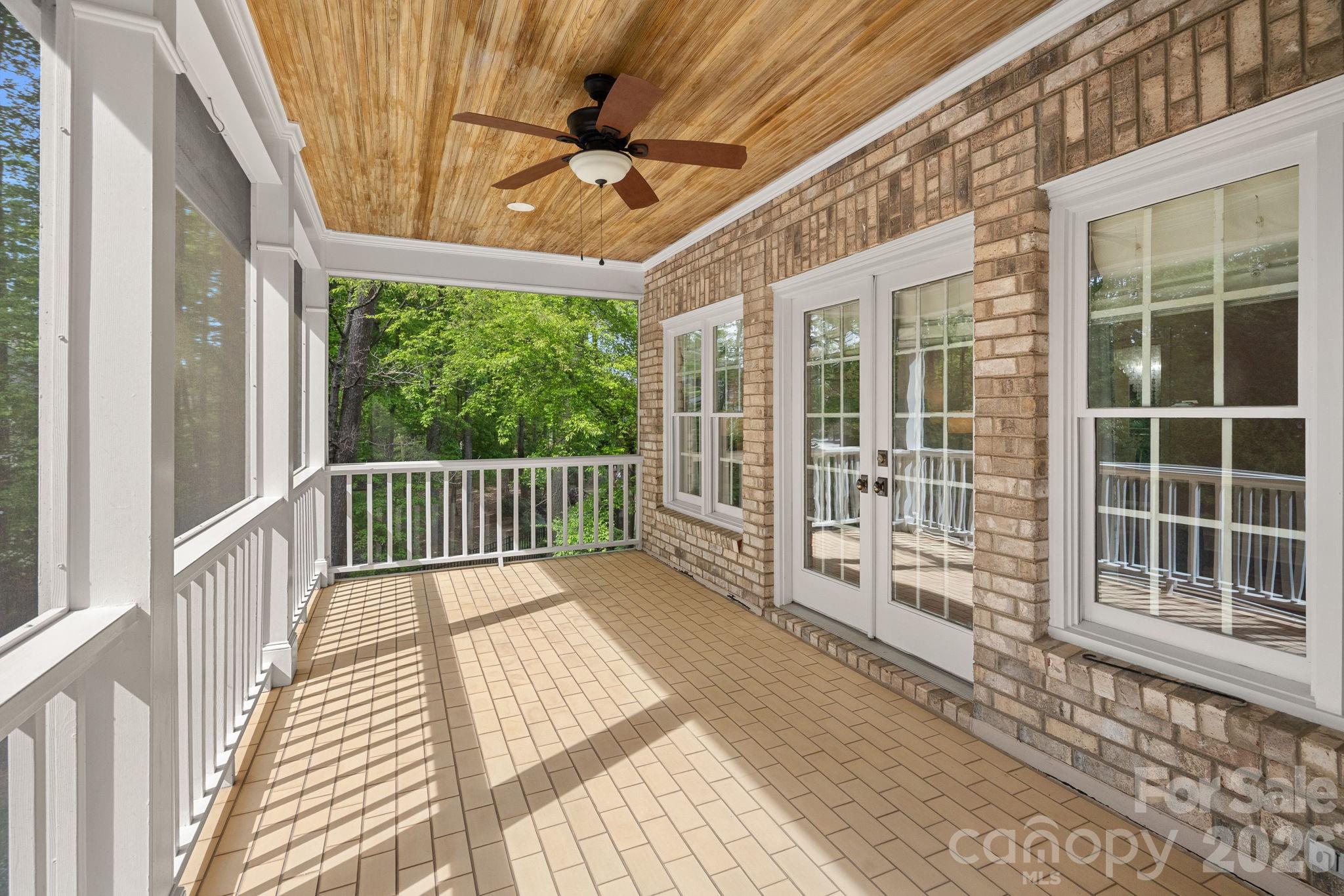 The Peninsula - Residential