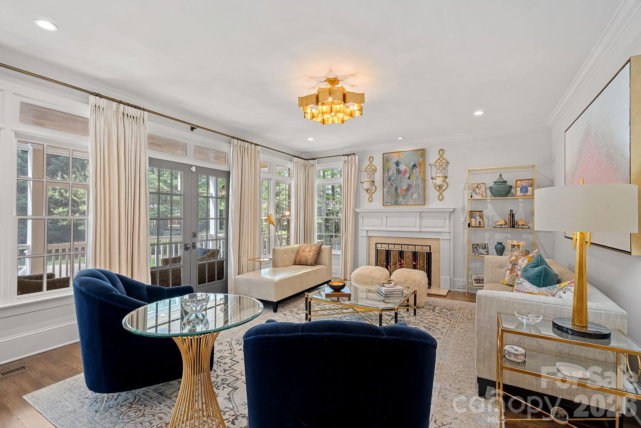 The Peninsula - Residential