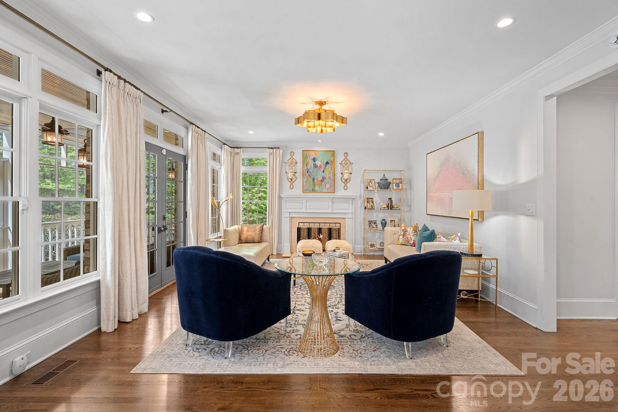 The Peninsula - Residential