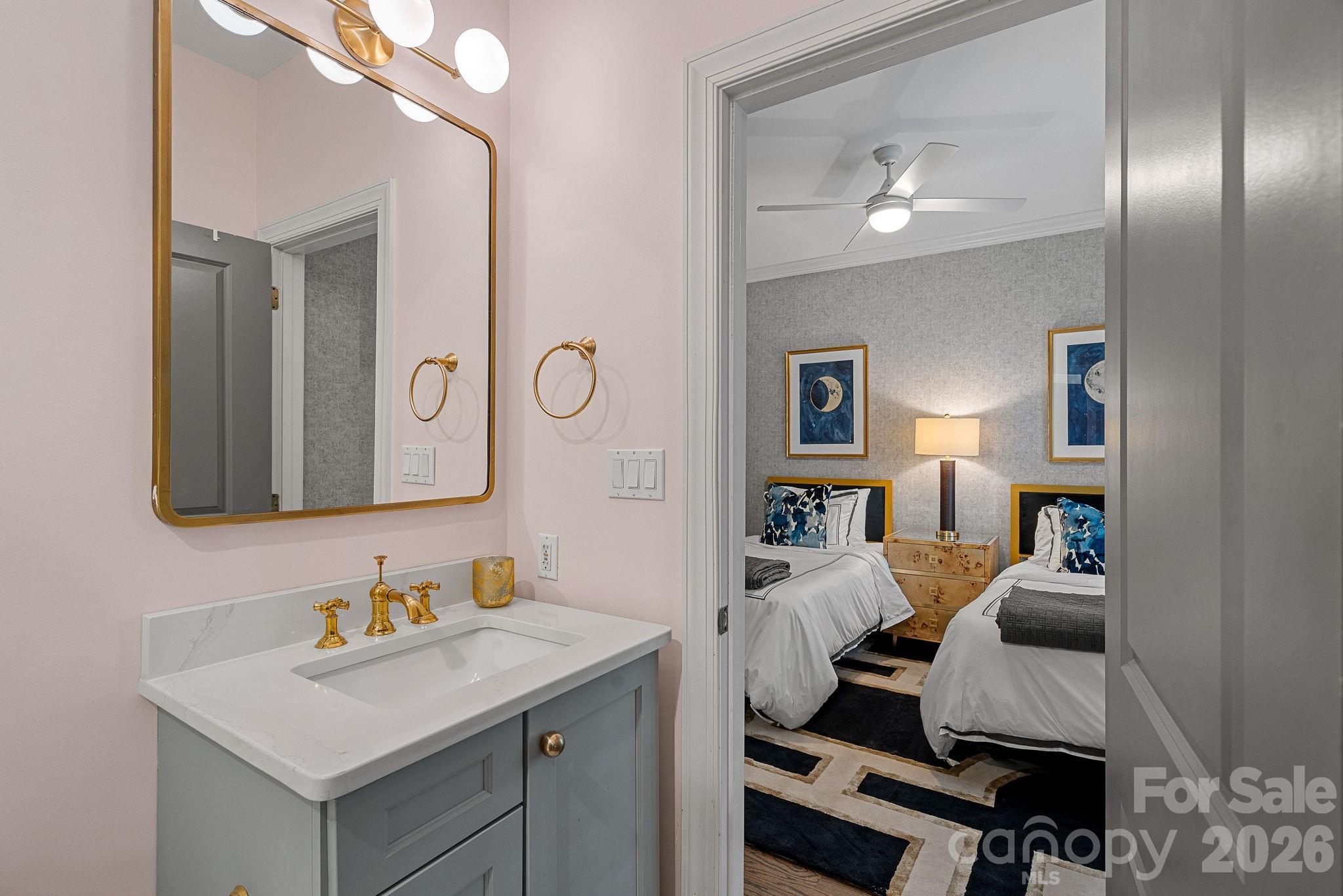 The Peninsula - Residential