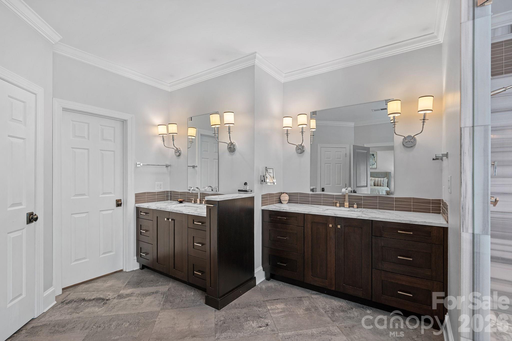 The Peninsula - Residential